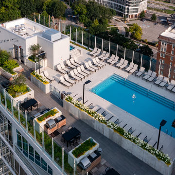 Rooftop pools in Cleveland, OH