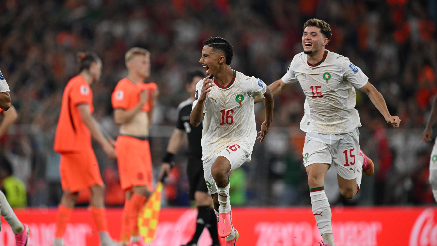 Selebrasi para pemain Maroko usai memulangkan Belanda lewat adu penalti (frmf.ma)