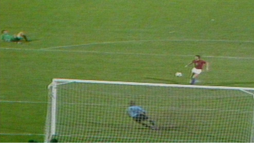 Sepakan penalti Antonín Panenka di Euro 1976 (uefa.com)