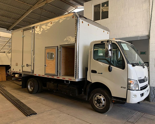 Caja seca cuadrada para camión con camarote y puerta lateral