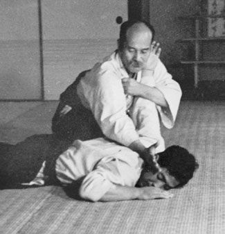 Daito-ryu shoulder and neck pin.