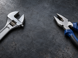 Wrench vs Pliers