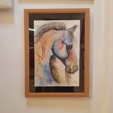 Aquarela emoldurada de cabeça de cavalo colorida — aula de aquarela presencial em São Paulo
