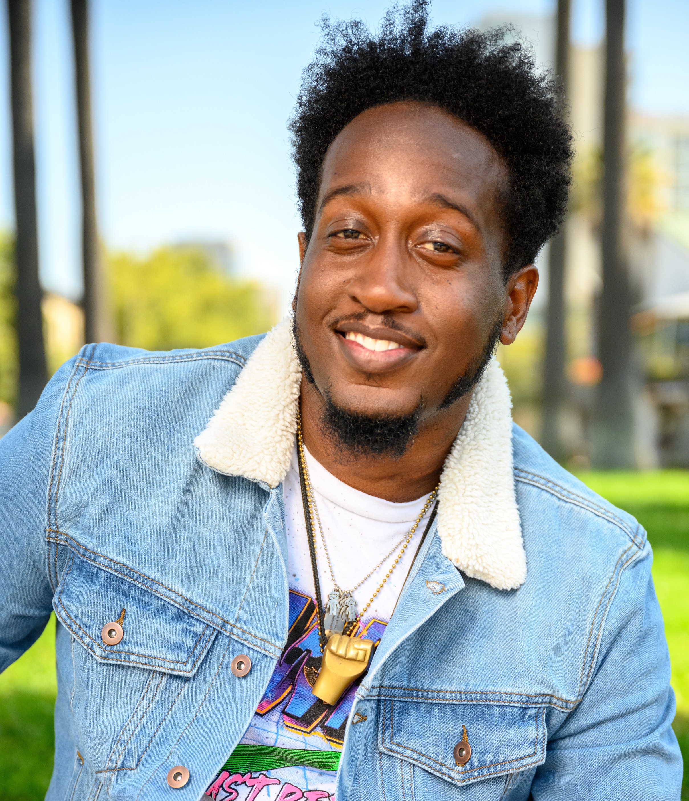 Instructor de educación física_MikeLewis.jpg