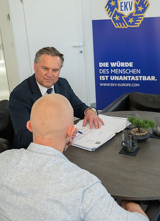 Gespräch am Konferenztisch