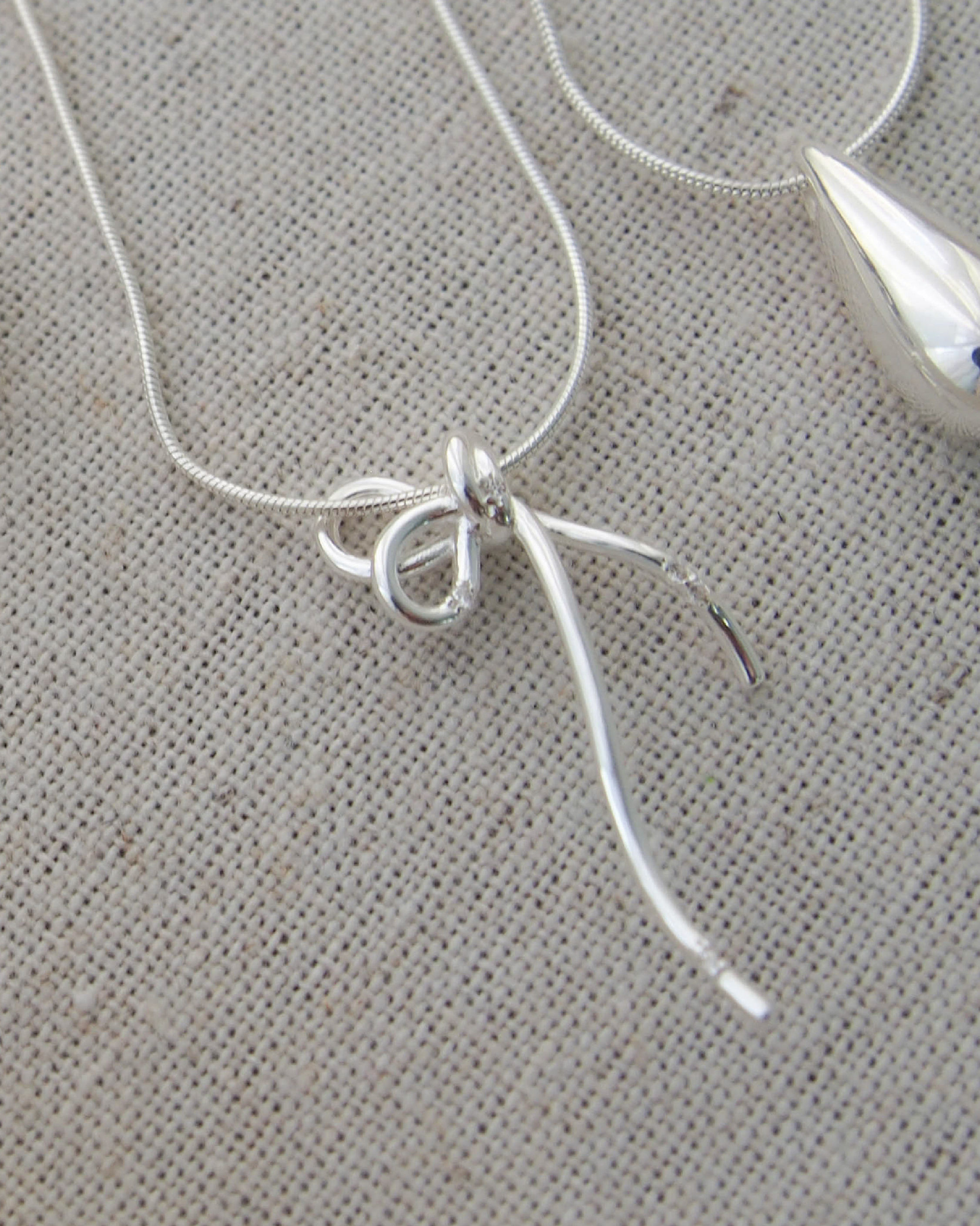 DAINTY RIBBON NECKLACE