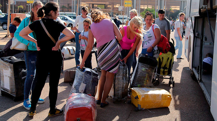 80,000 Russian tourists still in Egypt to travel home separately from their luggage