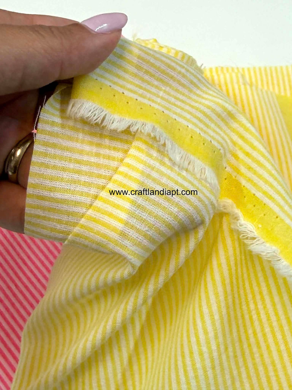 Miniatura: Riscas Finas Amarelo - 145cm larg