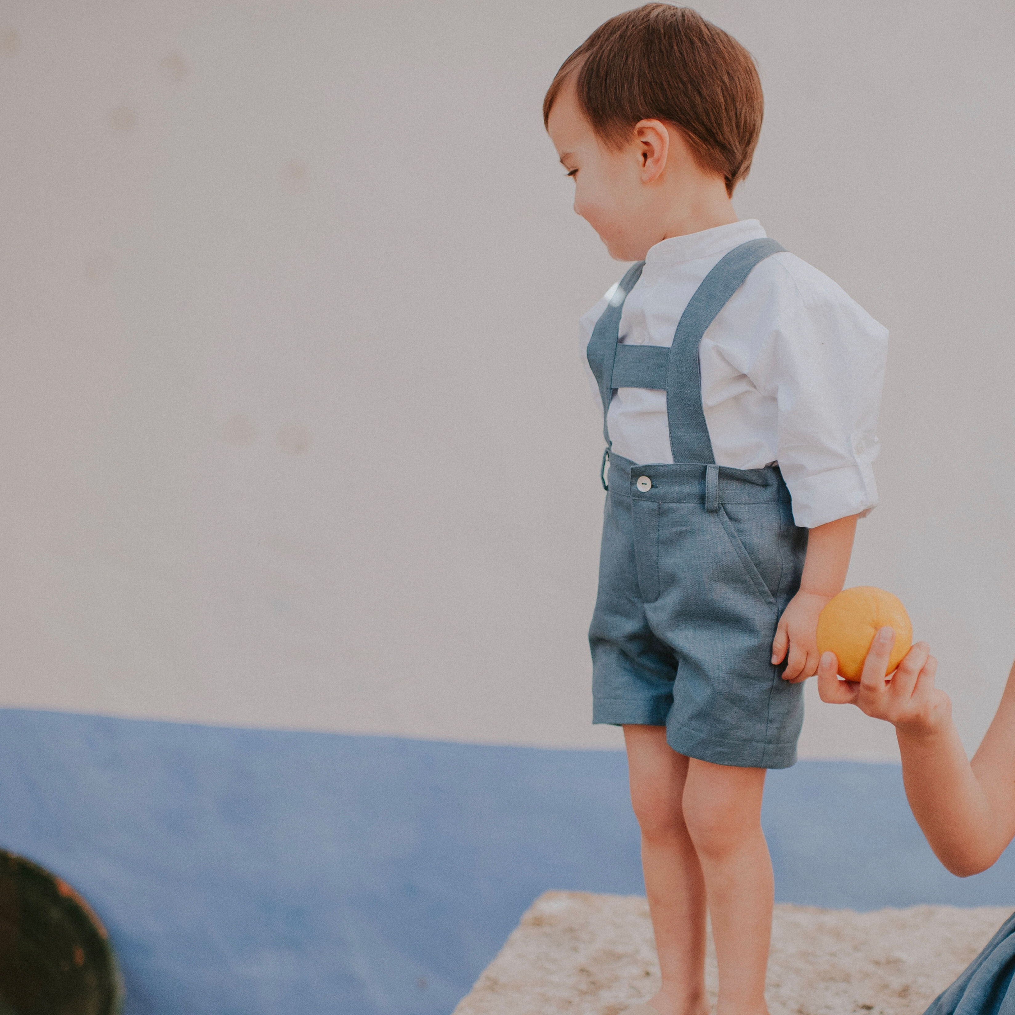Calções com peitilho azul clássico