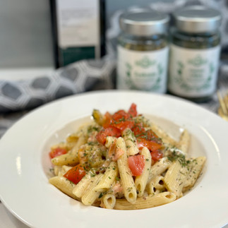 Pennen Nudeln mit Garnelen gewürzt mit Edelschmaus Toskana