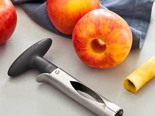 „Entkerner von Pampered Chef® zum einfachen Entkernen von Äpfeln, Birnen und anderem Obst mit scharfen Edelstahlzähnen