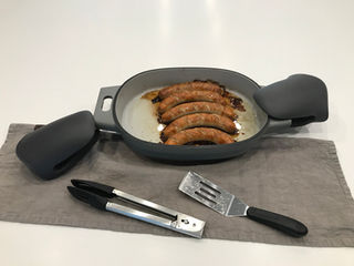 Bratwürste | emaillierter Gusseiserner Baker | Pampered Chef®