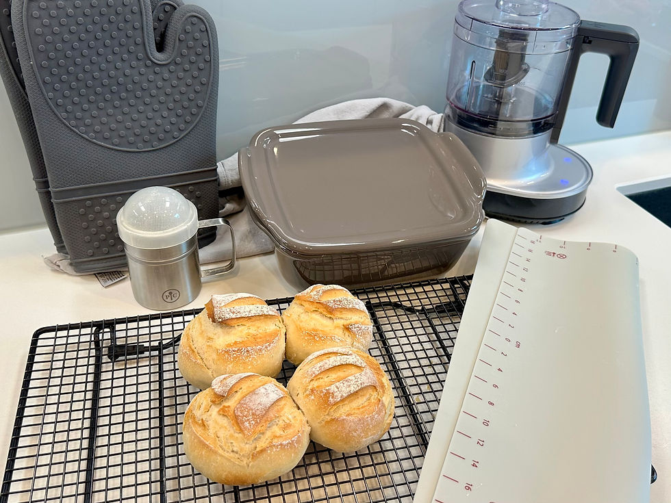 Schlemmerbrötchen aus dem Multizerkleinerer Up & Down in der quadratischen Ofenhexe® gebacken