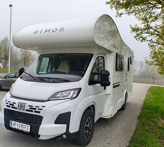 Wohnmobil Alkoven für 6 Personen
