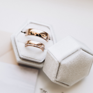 Zelta laulību gredzeni ar briljantiem. Juvelieris Rīgā Arvis Kotins