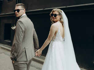 "Daļiņa no mūsu īpašās dienas!" Amandas un Kristapa laulību gredzeni