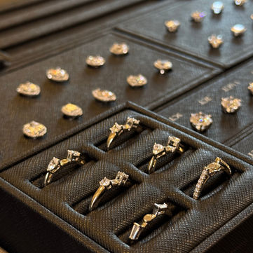 Saderināšanās gredzenu konstruktors: kā soli pa solim radīt sapņu gredzenu?