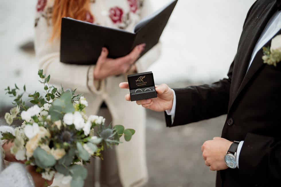 Anastastijas un Ruslana kāzas Islandē. Laulību gredzeni: Arvis Kotins