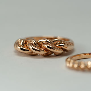 Zelta Nameja gredzens ar pīnīti un Nameja gredzens ar briljantiem. Juvelieris Rīgā Arvis Kotins.