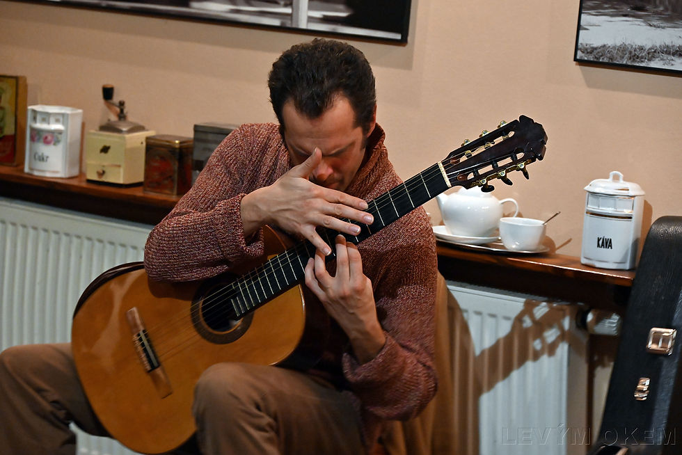 Bach v kavárně, Lukáš Sommer