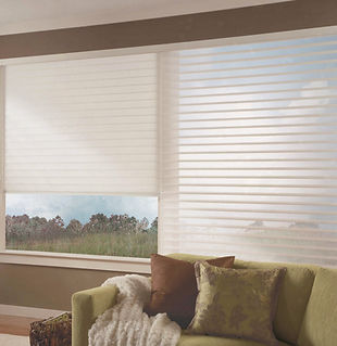 Silüet perde tasarımları, özgün bir şıklık sunar. Işığı yumuşatarak, hem estetik hem de işlevsel