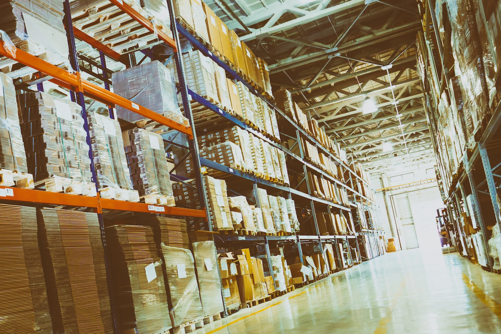 The Economics of Using Fulfillment Services vs. Dropshipping for Ecommerce Businesses