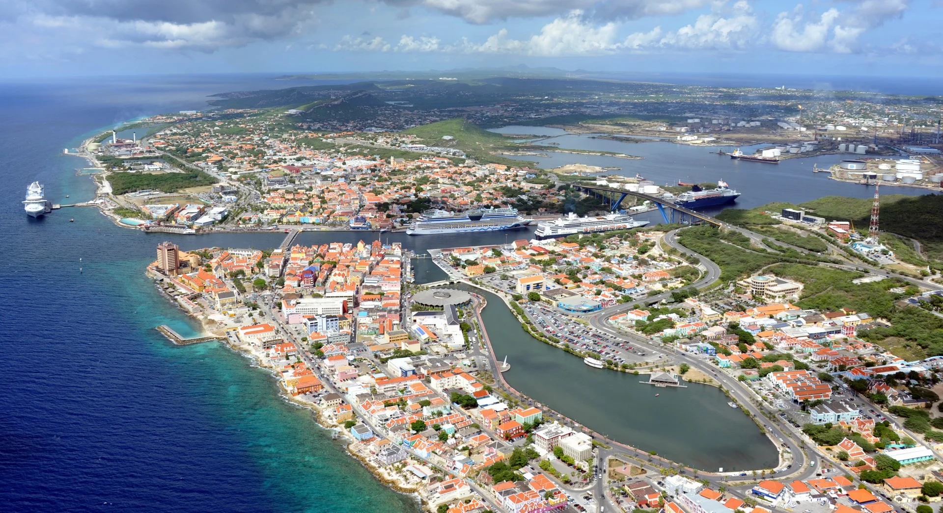 Shipping from China to Curacao: The Ins and Outs of Sea Freight