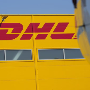 Why Shipping from China via a Freight Forwarder is More Cost-Effective than Directly via DHL/FedEx