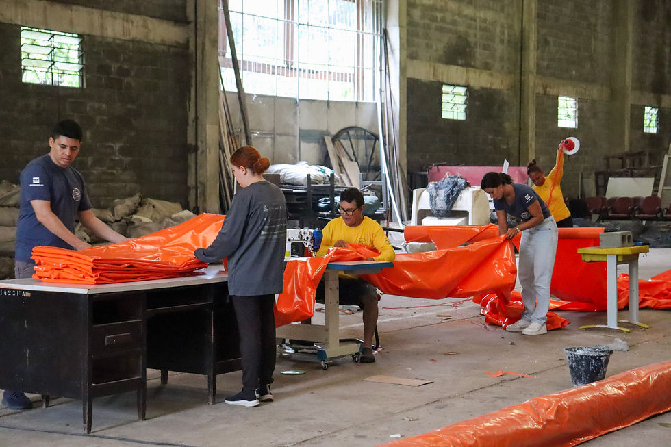 Oficina Dipro: Continuação da costura da lona