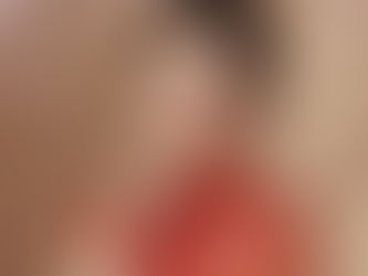 Chinese New Year is just around the corner! Ready to meet family and friends — but feeling a little self-conscious about your skin or body? If a double chin, large jawline, blackheads, whiteheads, clogged pores, pigmentation, or a tired, dull complexion are making you worry before the celebrations… Don't stress! At Dream Clinic, we’ve got just the right treatments to help you glow confidently this festive season — so you can look refreshed, radiant, and camera-ready for every reunion and photo moment.