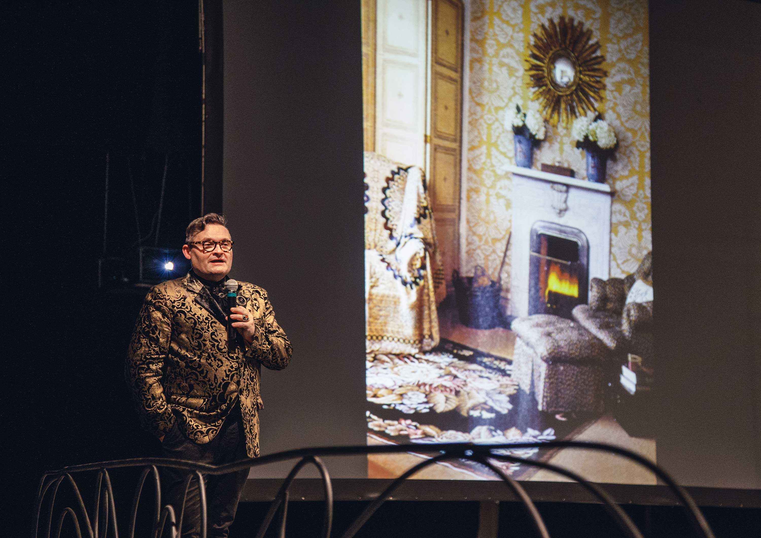 Александр Васильев