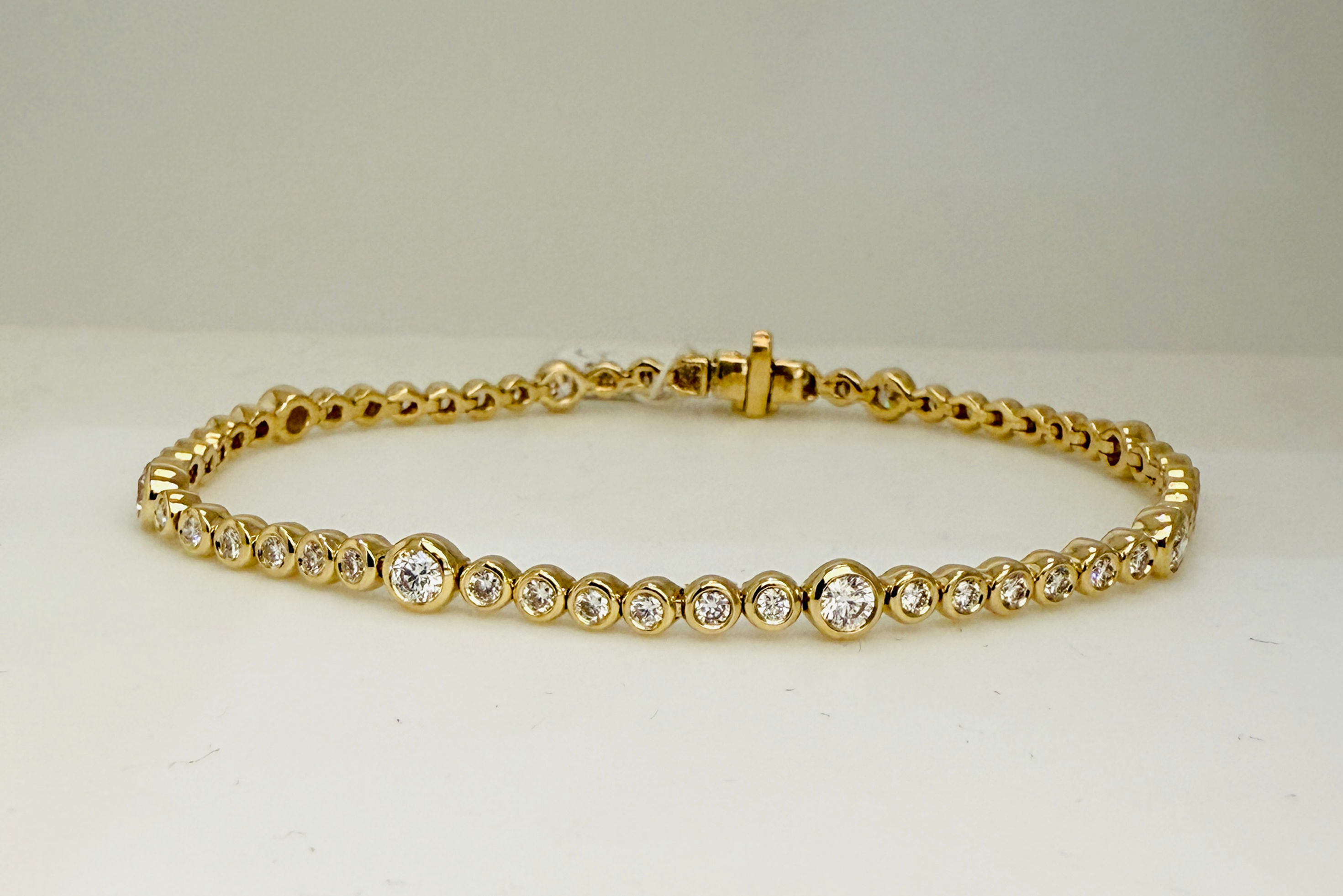 9ct yellow gold lab diamond bracelet