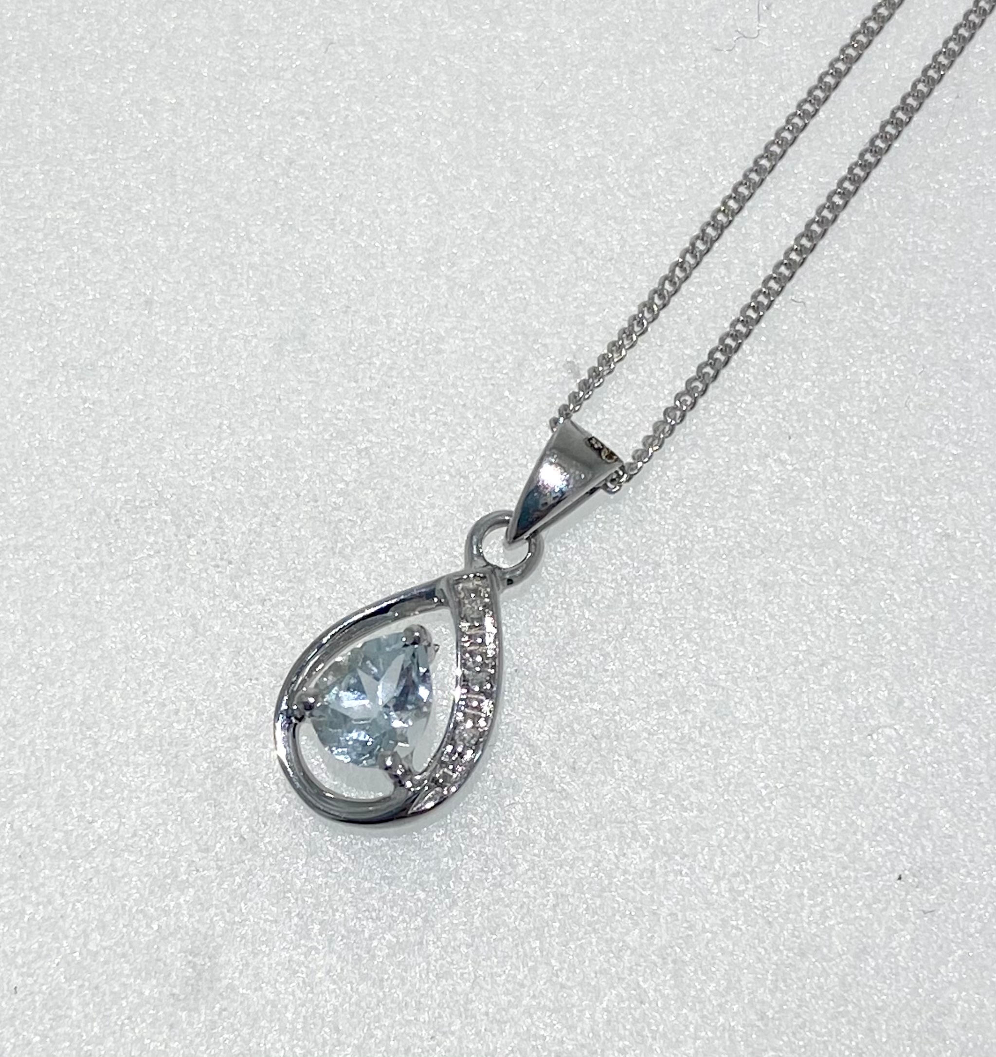 9ct white gold aqua/diamond pendant