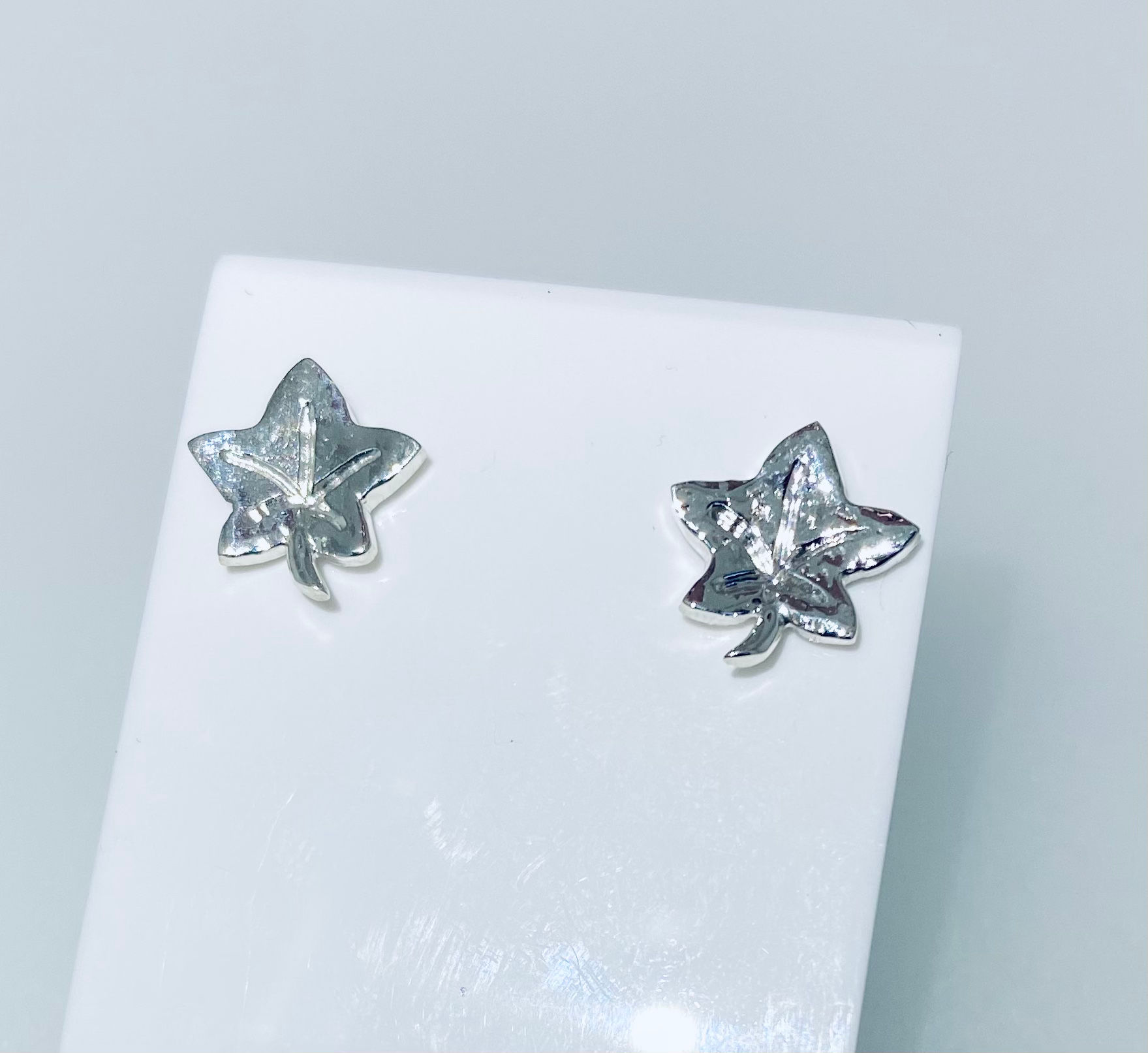 Silver leaves earrings