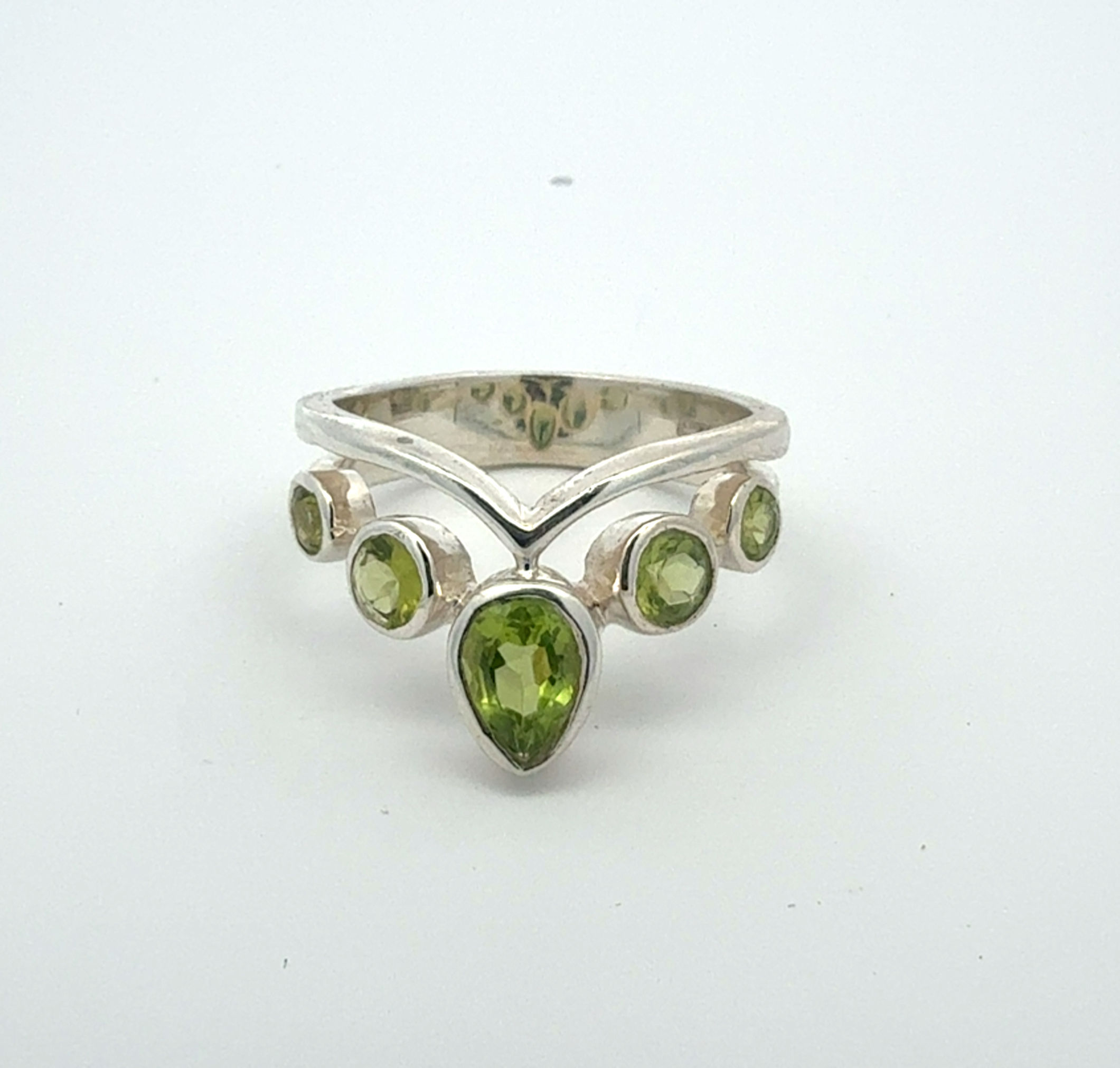 Silver peridot ring