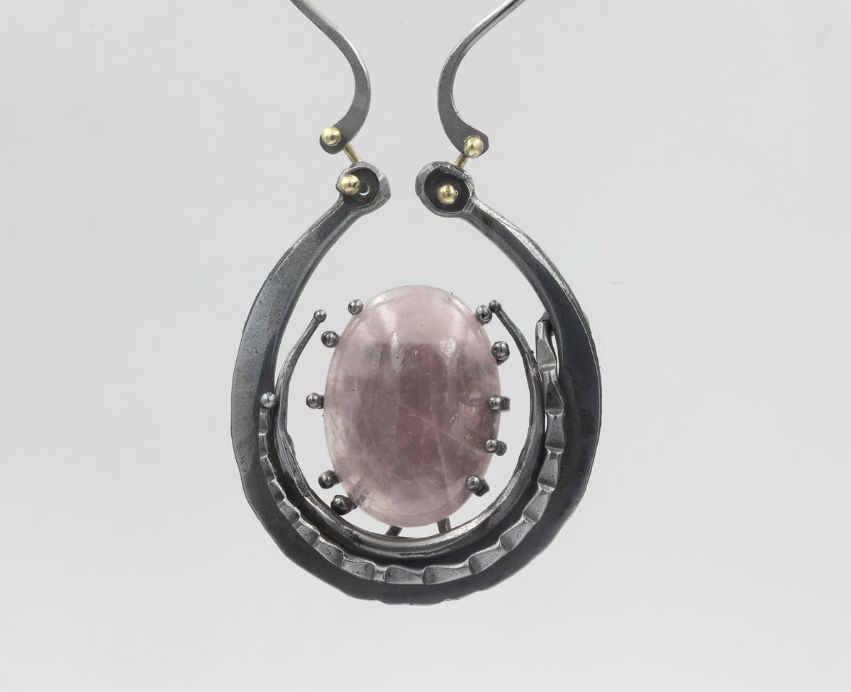 Iron Necklace With Rose Quartz