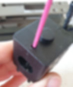 accès aux vis sans tête de blocage du canon externe