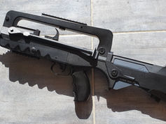 FAMAS - CYBERGUN - Février 2014