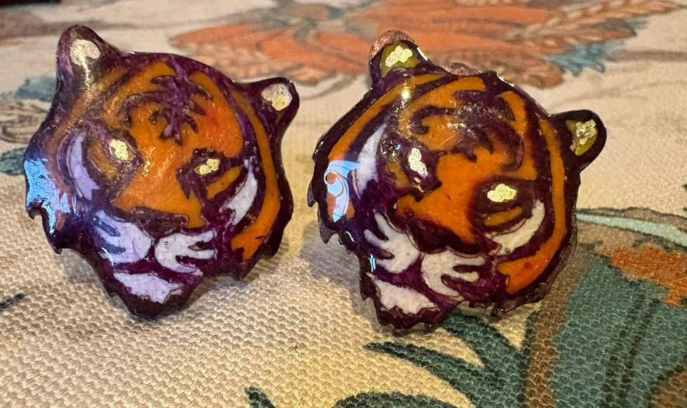 Tiger cufflinks made in resin