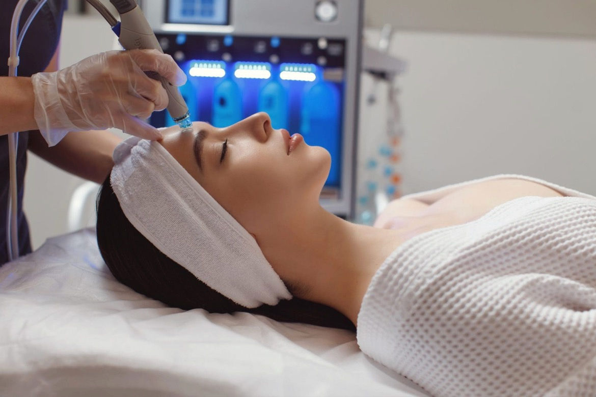 Hydrafacial on Woman