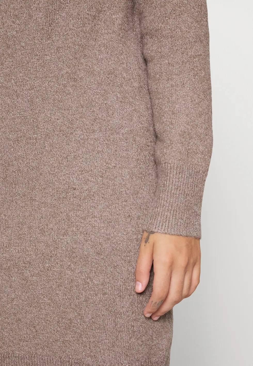 الصورة المصغرة: ONLY Petite Pre-owned Jumper dress - brown D20030