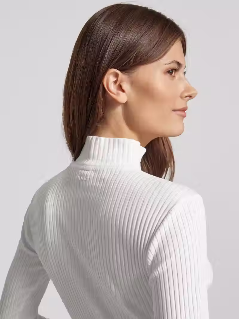 Küçük resim: HUGO Long-sleeved top with stand-up collar, model 'Driza' in off-white SW20098