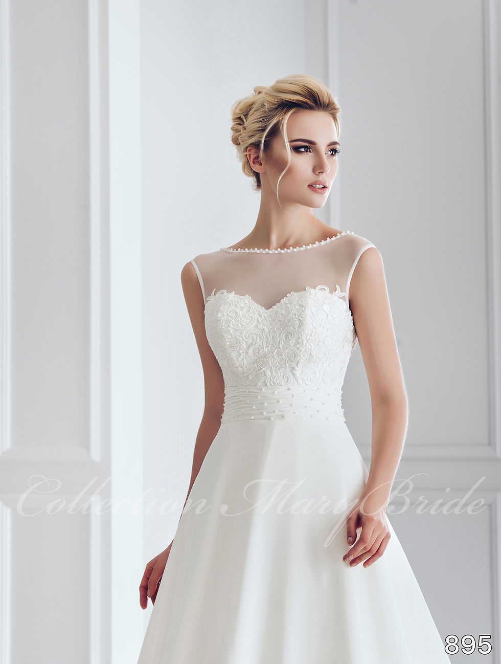 Indexkép: Mary Bride 895 back hátulról