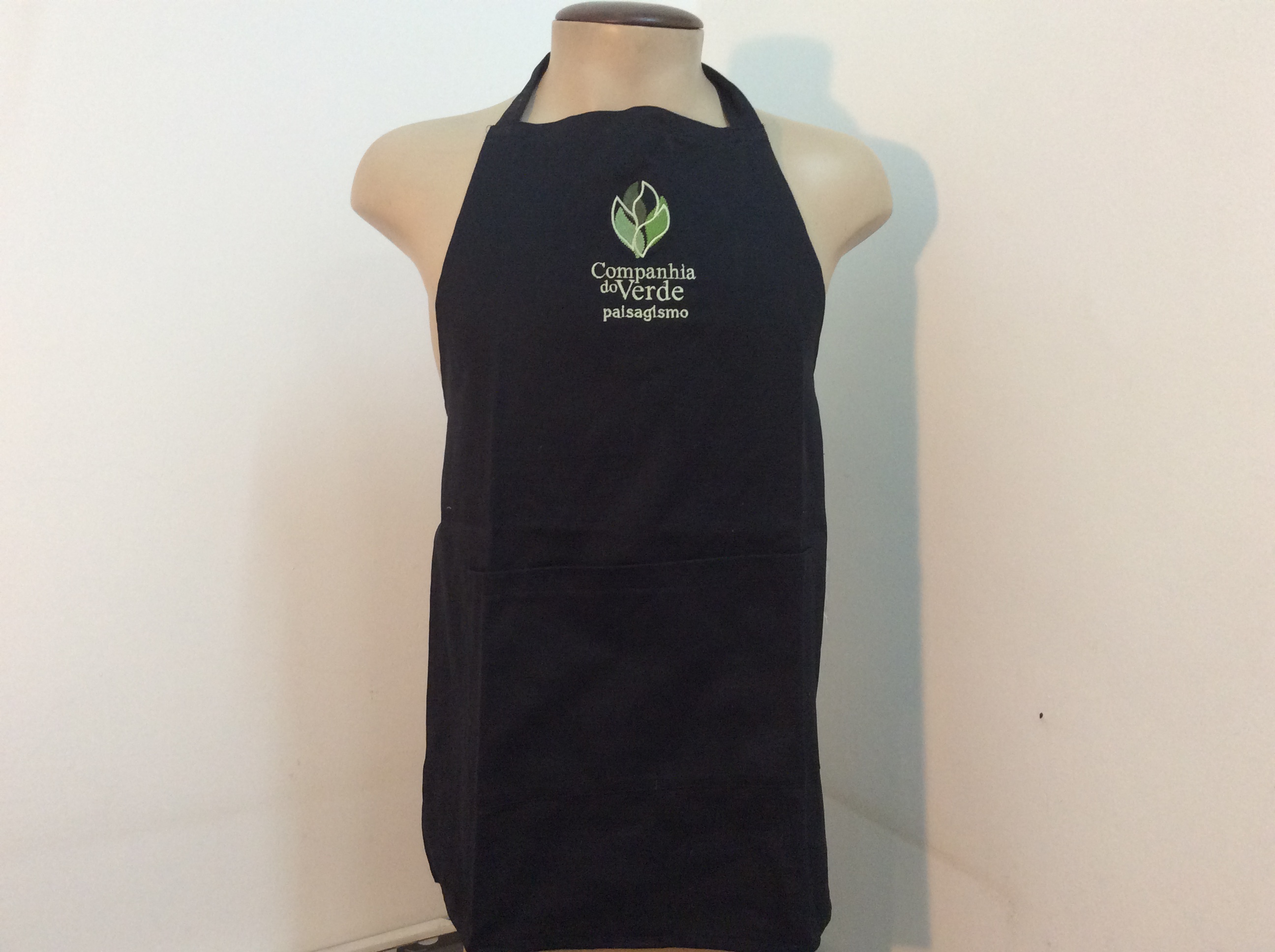 Avental com bolso frente.