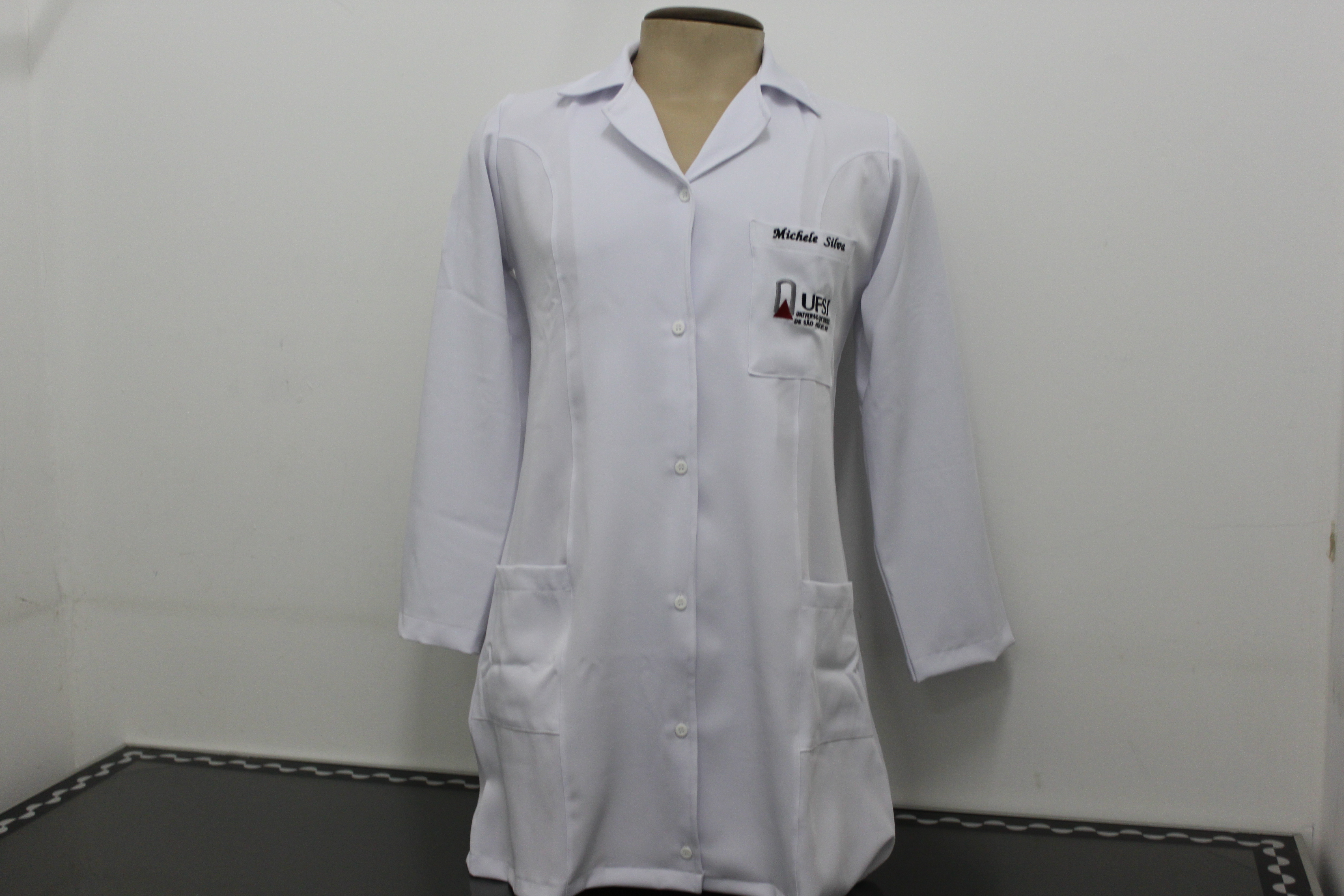 Jaleco feminino ML.