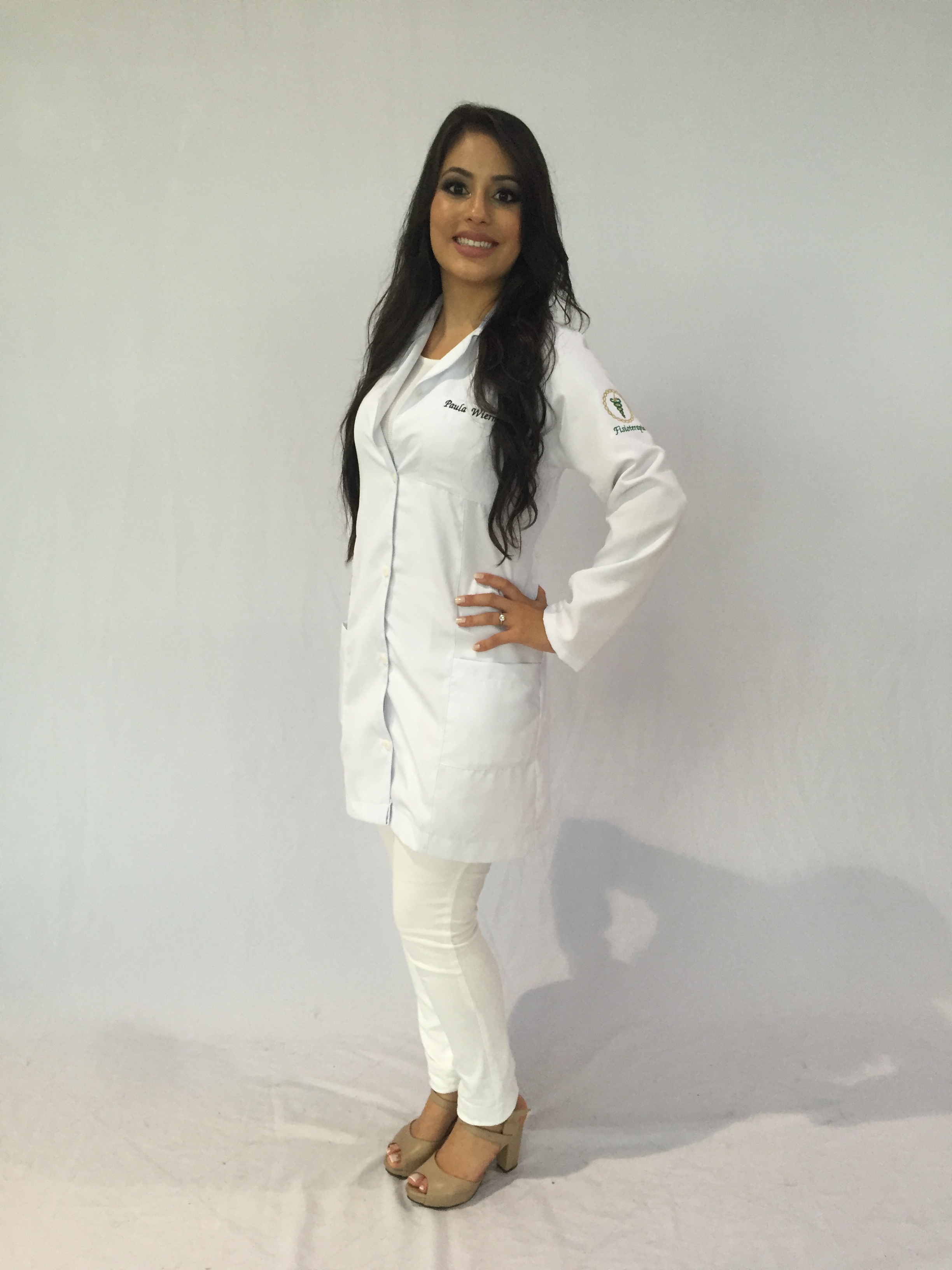 Jaleco feminino.