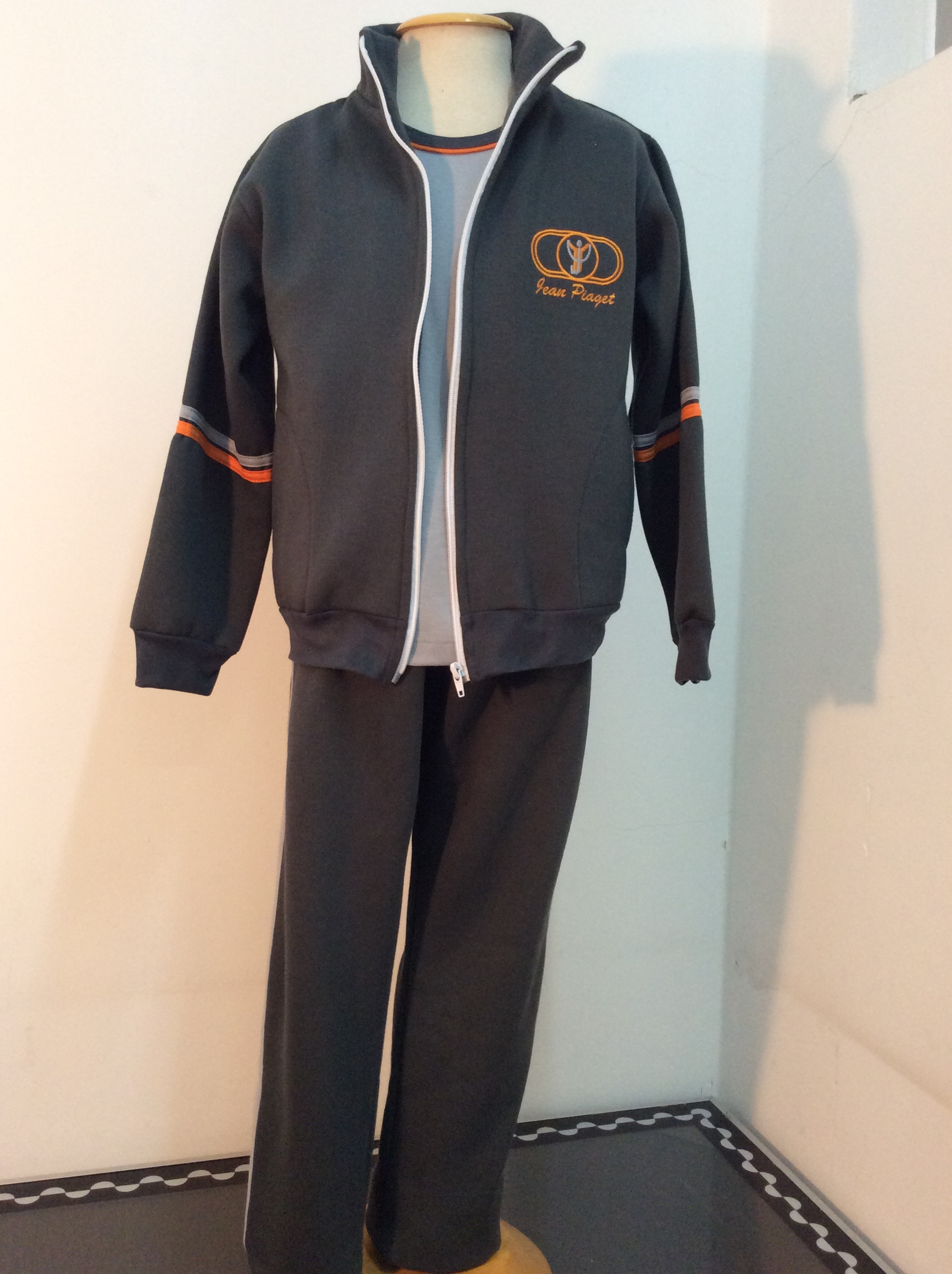 Conjunto Jean Piaget.