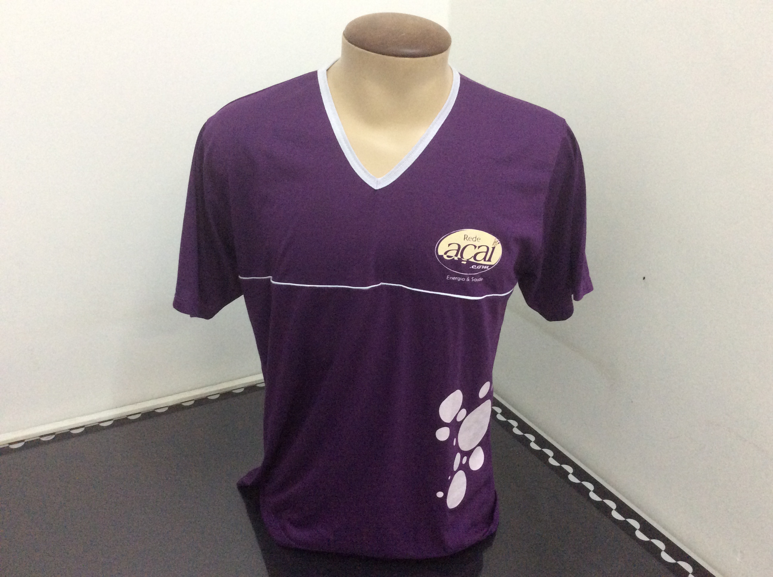 Camisão gola V silkado.