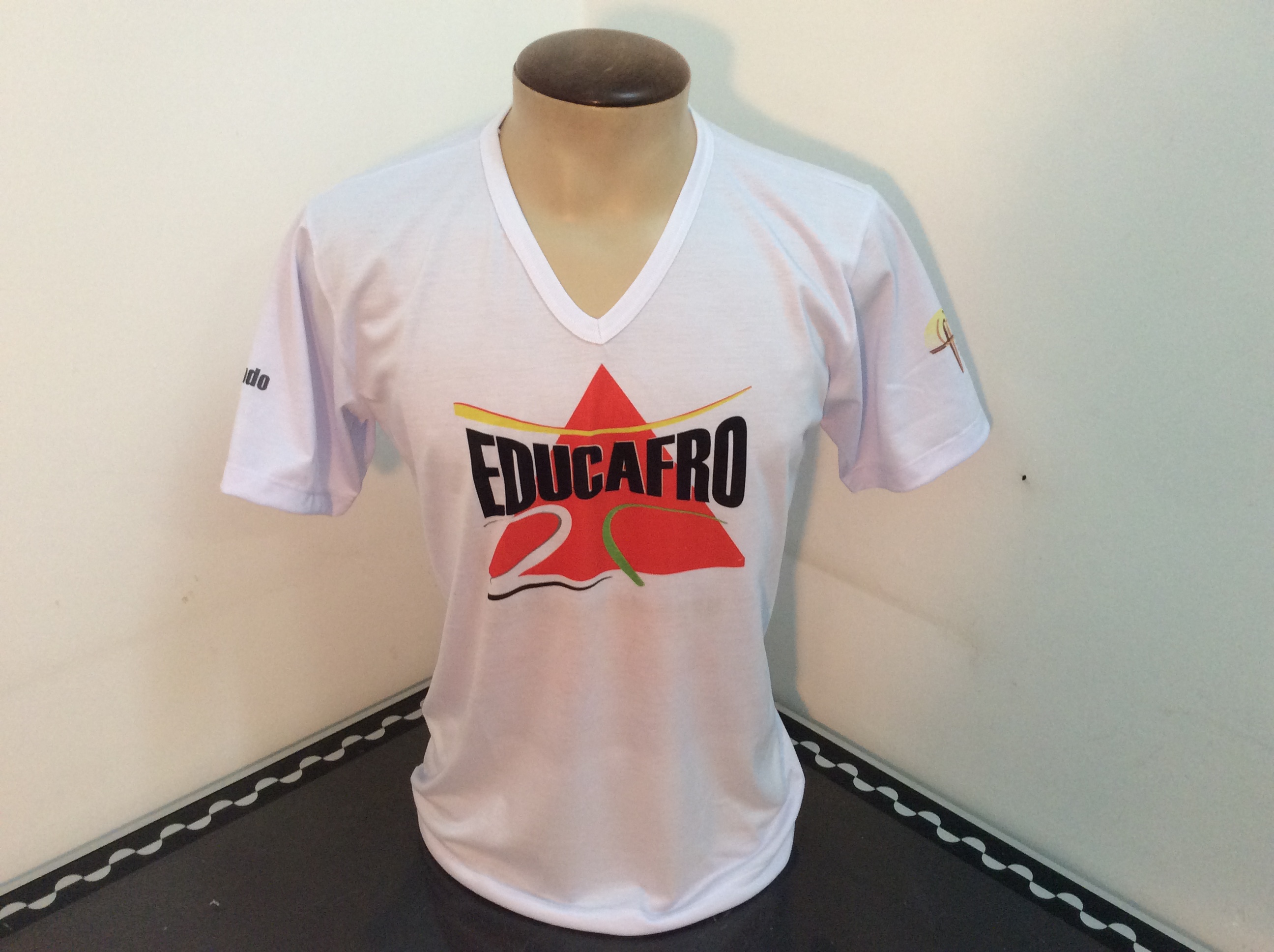 Camisão malha poliéster gola V