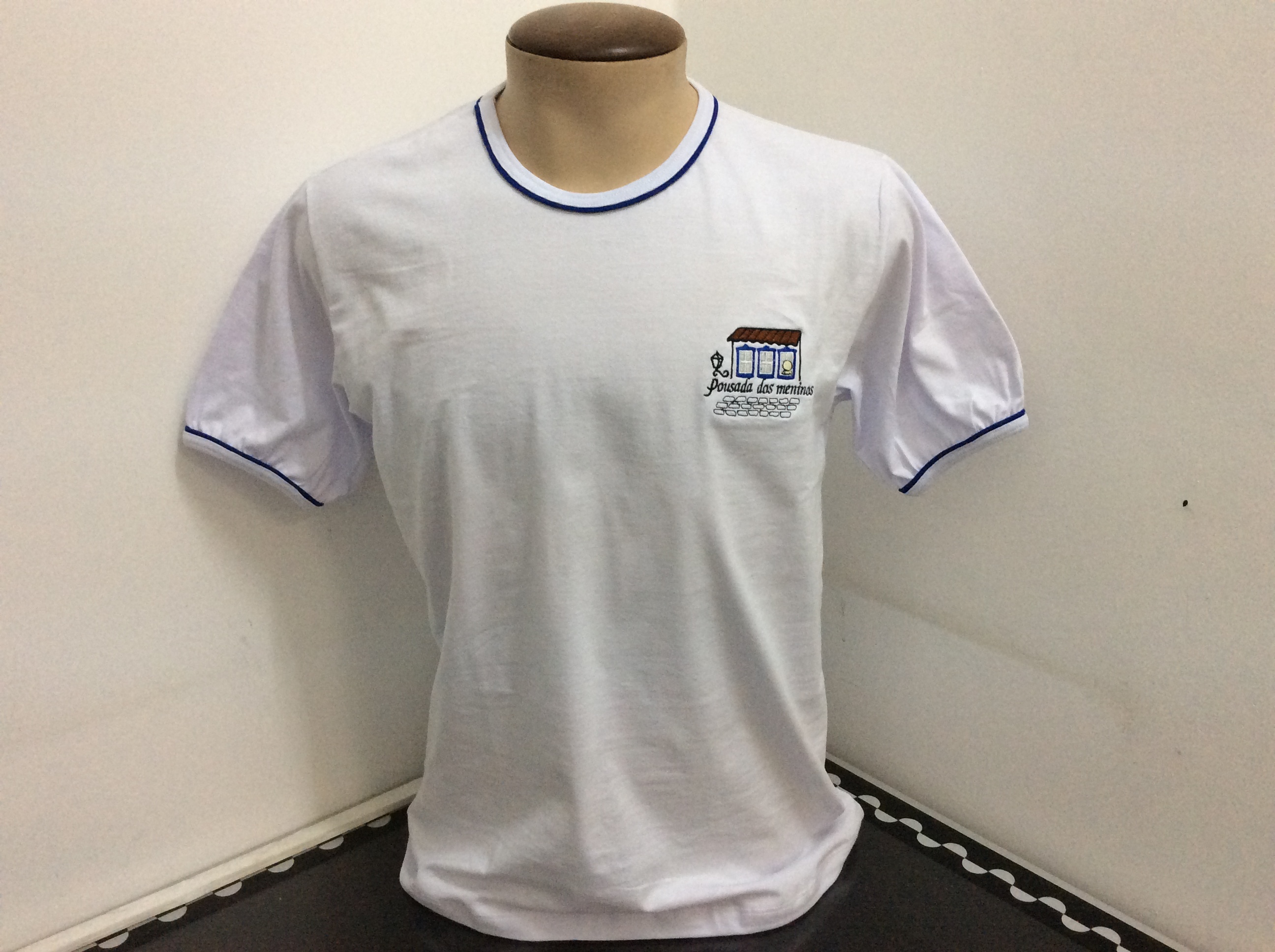 Camisão bordado com det.